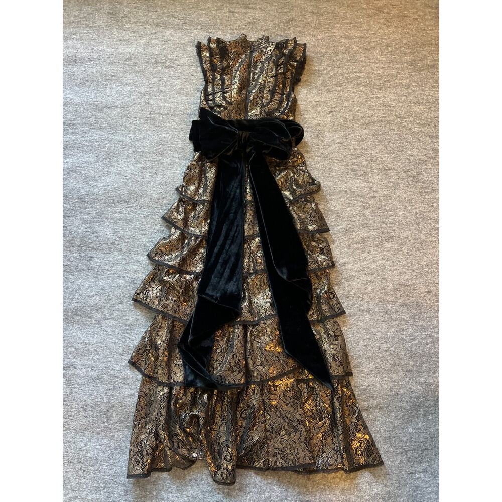 $1300 Alice + Olivia Tahara Gold Metallic Ruffle Sleeve Tiered Maxi Dress Gown S - Picture 8 of 13